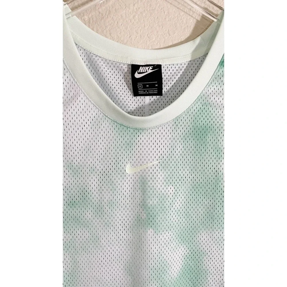 NIKE Sleeveless Sky-Dye Jersey Mesh Top Size Medium - Picture 2 of 7